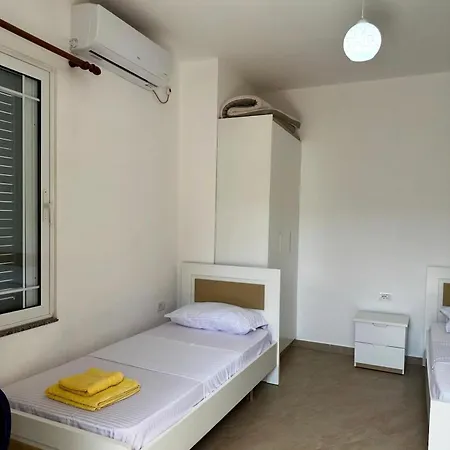 Apartments Lama Apartment *